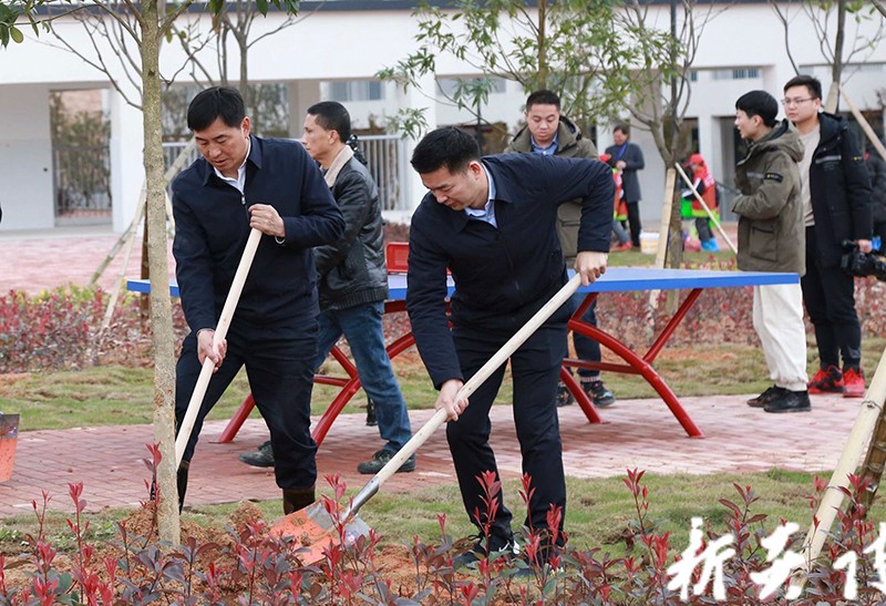 炎陵县举行2021年全民义务植树活动2