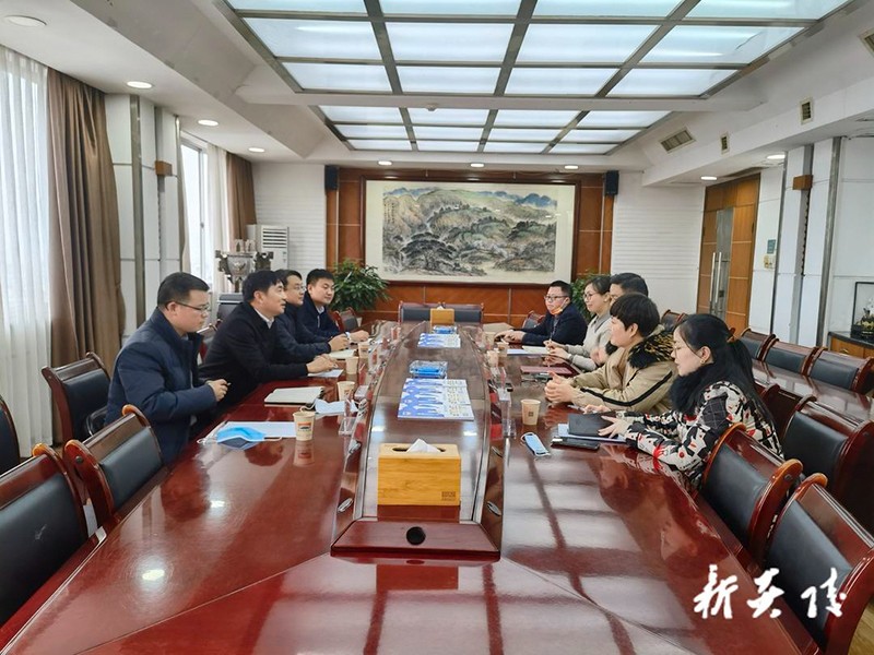 尹朝晖赴市相关部门汇报对接工作1