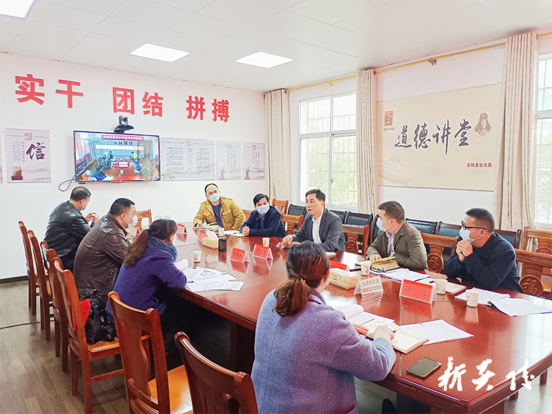 炎陵县委书记尹朝晖公开接待群众来访