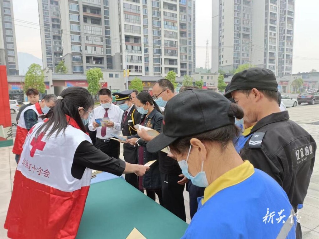 县红十字会走进企业开展应急救护宣传活动