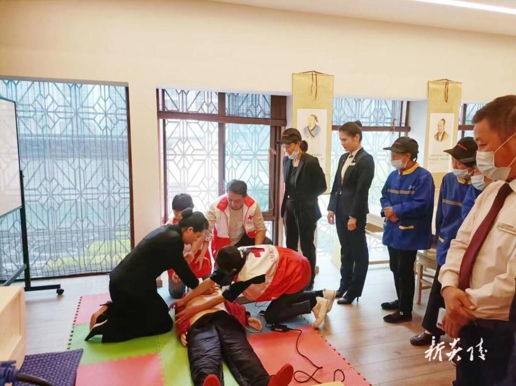 县红十字会走进企业开展应急救护宣传活动2