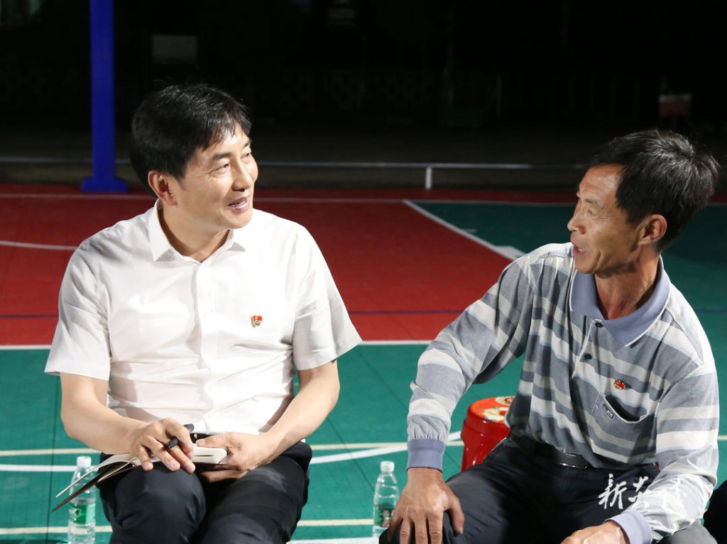 尹朝晖在十都镇青石岗村主持召开2