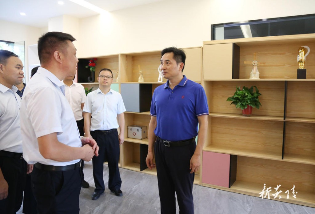 尹朝晖在霞阳镇督导调研创文工作1