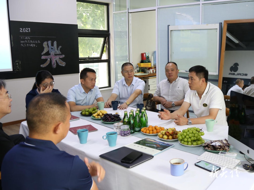 尹朝晖带队赴北京积极开展招商引资1