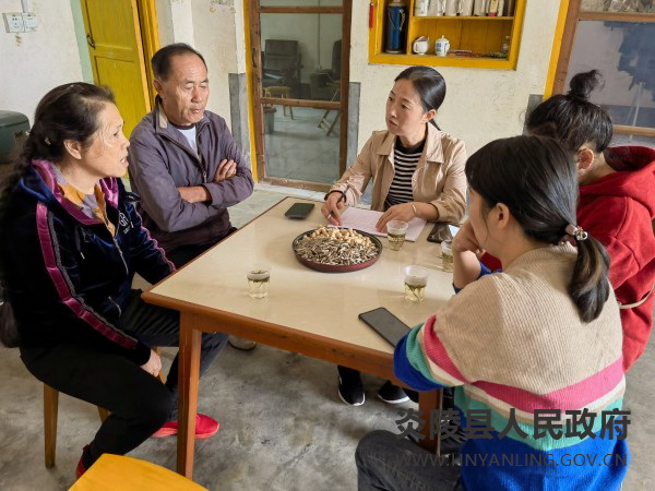 走访两癌患病困难家庭