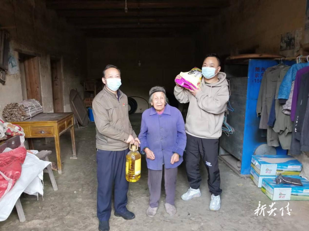 船形、大院开展慰问走访行动1