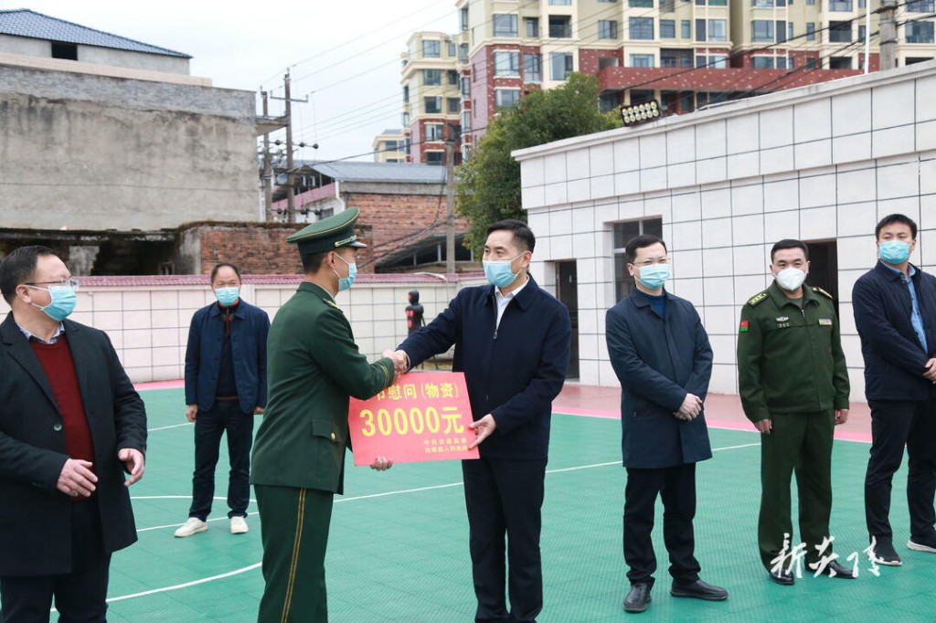 尹朝晖夏胜利等县领导看望慰问驻炎部队官兵、消防救援人员及民生保障部门职工