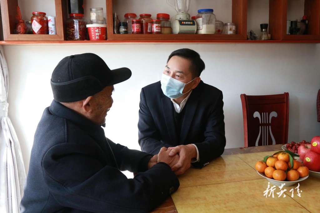 尹朝晖开展春节走访慰问活动2