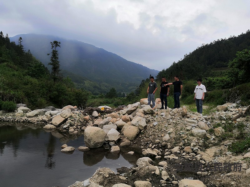 下村乡:落实“河长制”,共护绿水青山