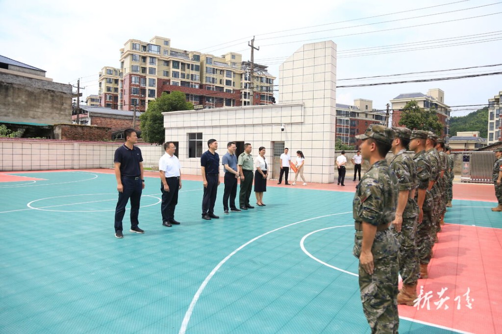 尹朝晖夏胜利等看望慰问驻炎部队官兵和消防救援指战员