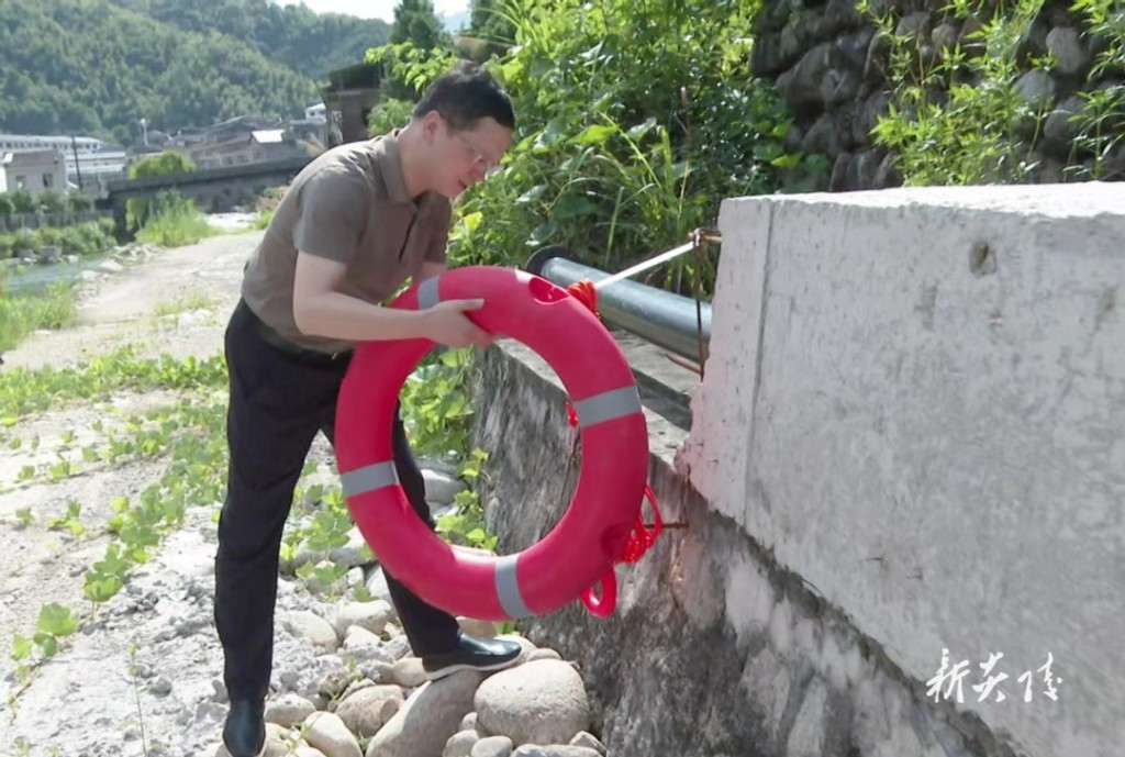 夏胜利在策源乡调研黄桃销售、文旅产业发展和安全工作