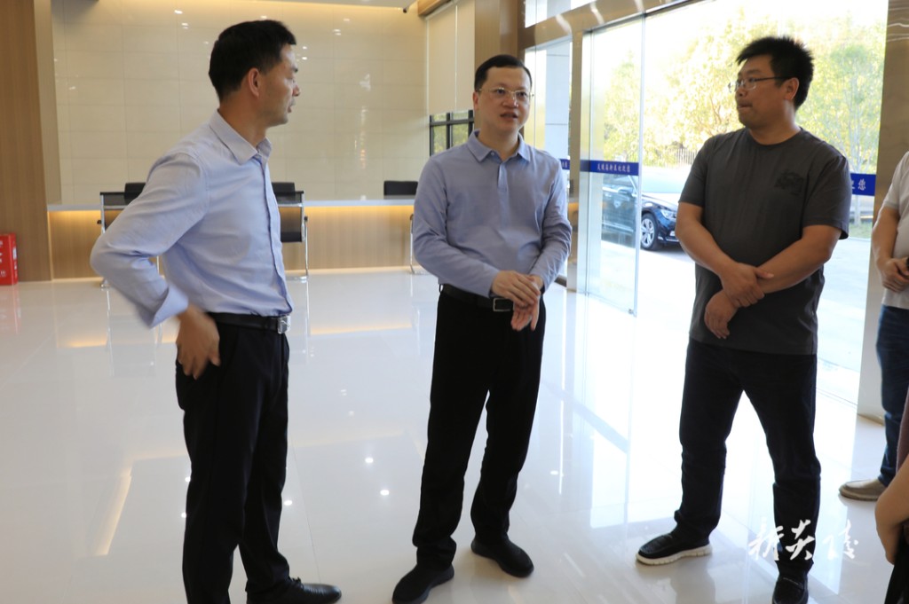 夏胜利赴高新区调研2