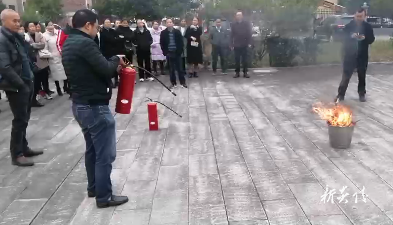 霞阳镇开展烟花爆竹行业经营安全培训