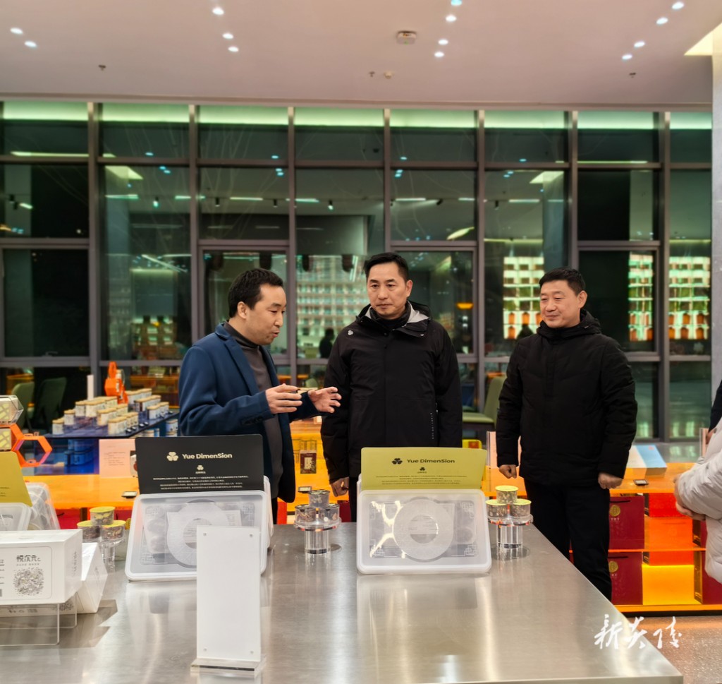 尹朝晖带队到河南江苏考察招商1