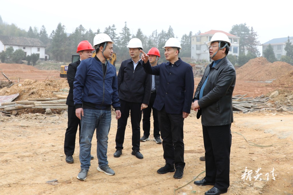 尹朝晖在炎陵高新区调研重点项目推进工作