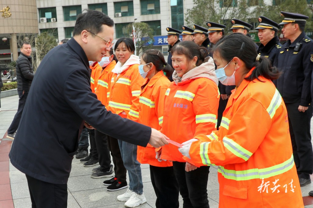 夏胜利开展春节前走访慰问2