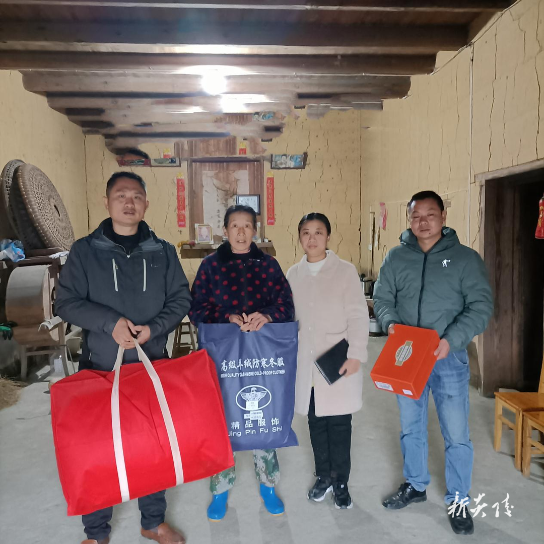 十都镇:寒潮来袭大降温 走访慰问显真情