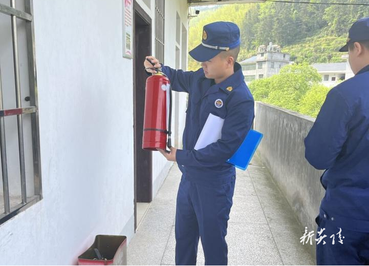 县消防救援大队在沔渡镇石洲学校开展消防培训