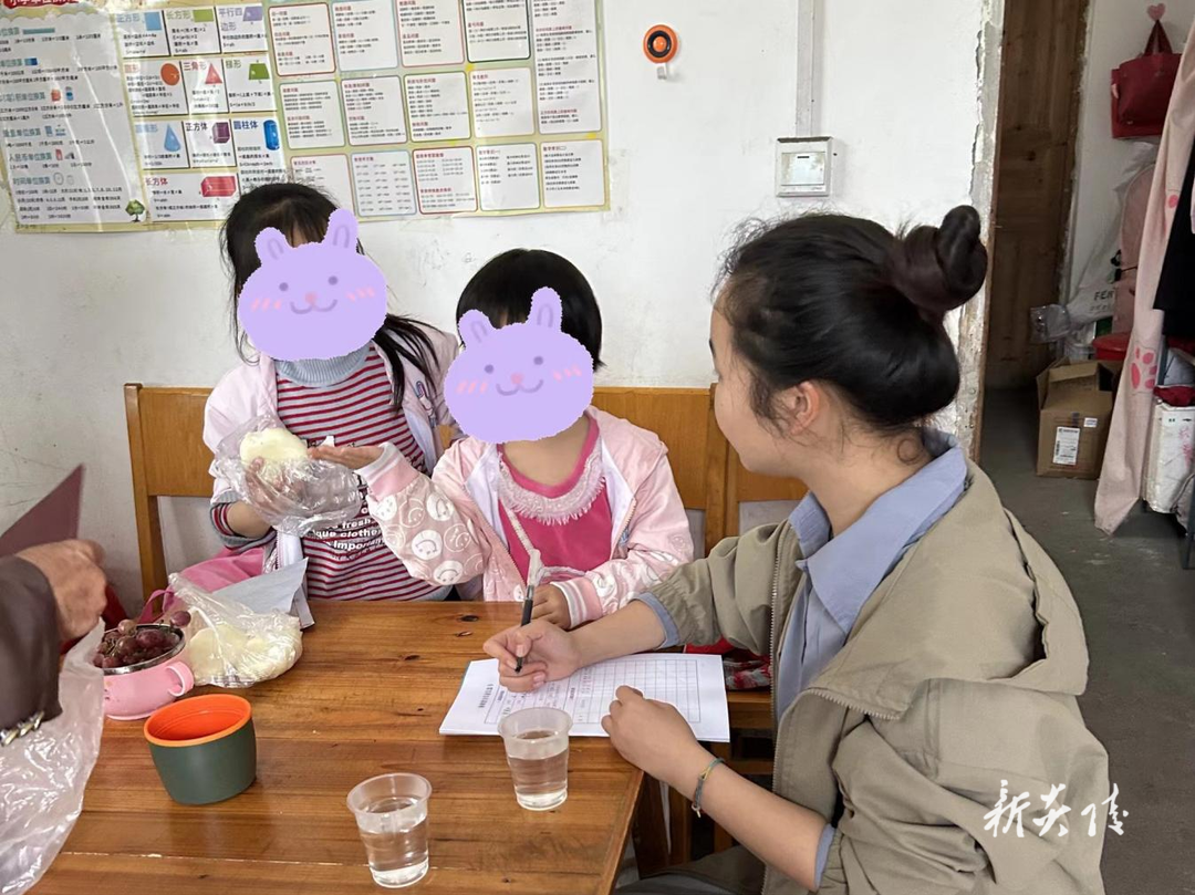 水口镇:联系关爱留守儿童 人大代表在行动1