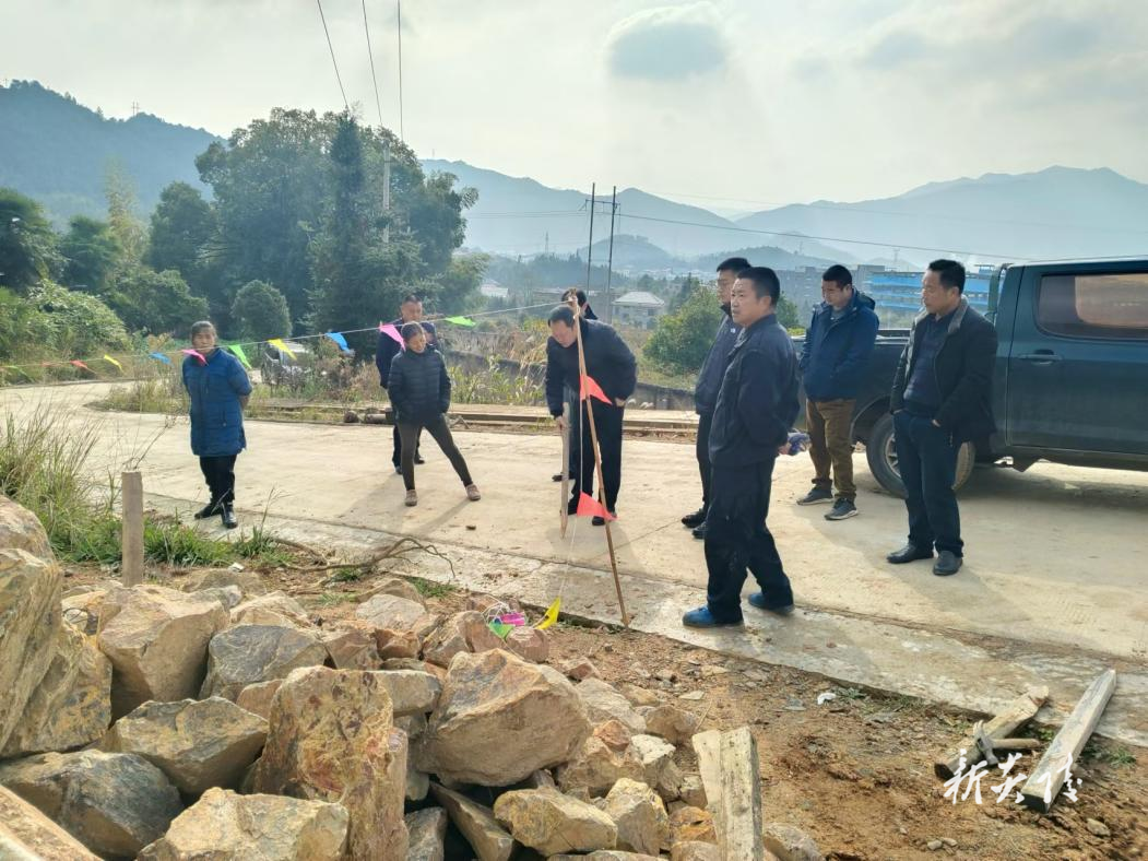 霞阳镇:征拆清表圆满完成 项目正式施工