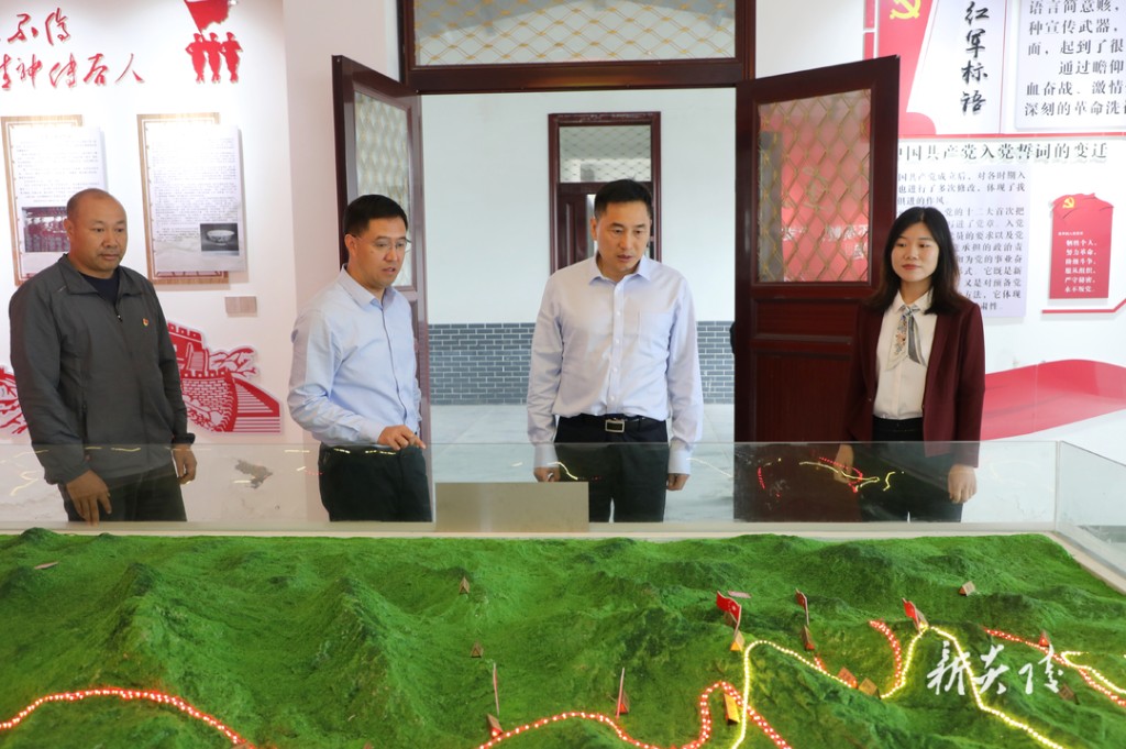 尹朝晖到中村瑶族乡、水口镇调研基层党建工作和党纪学习教育