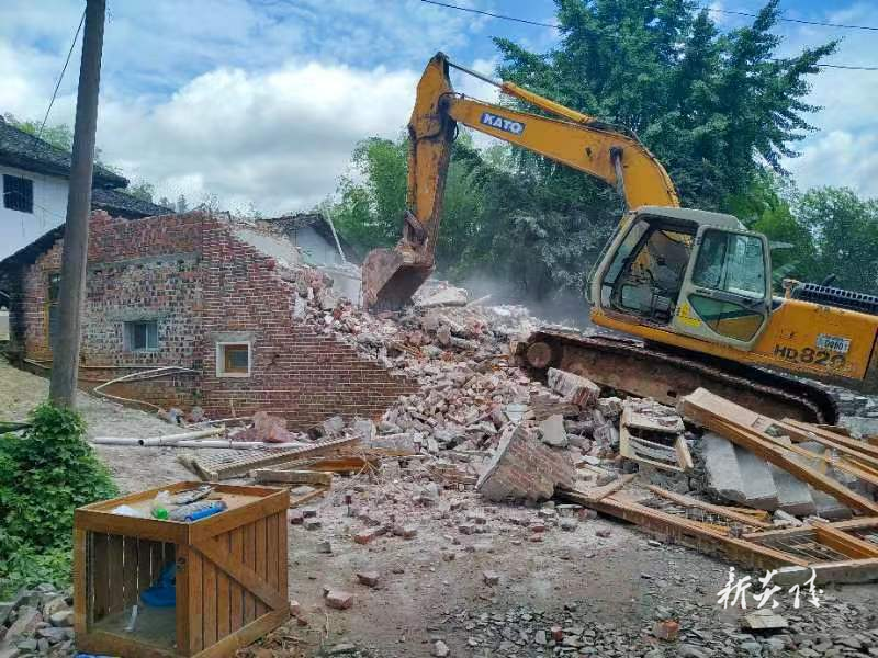 霞阳镇石子坝村:遗留征拆问题终解决