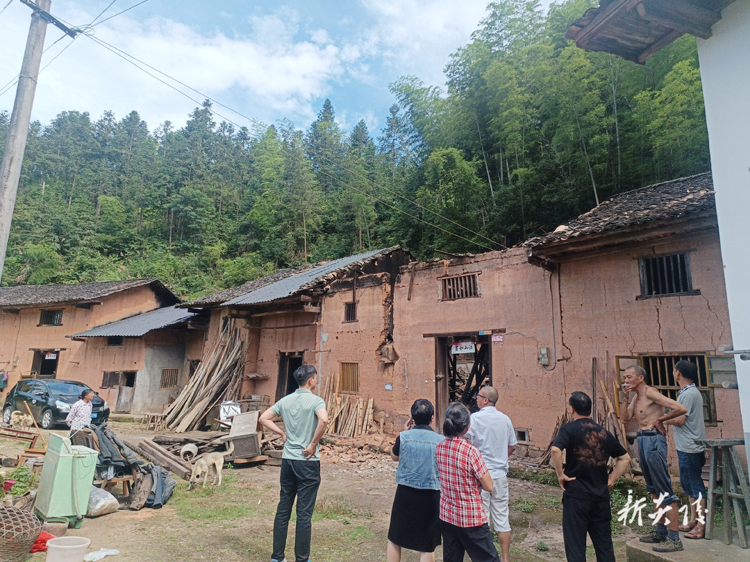 霞阳镇:筑牢防汛安全网 守护群众安居梦