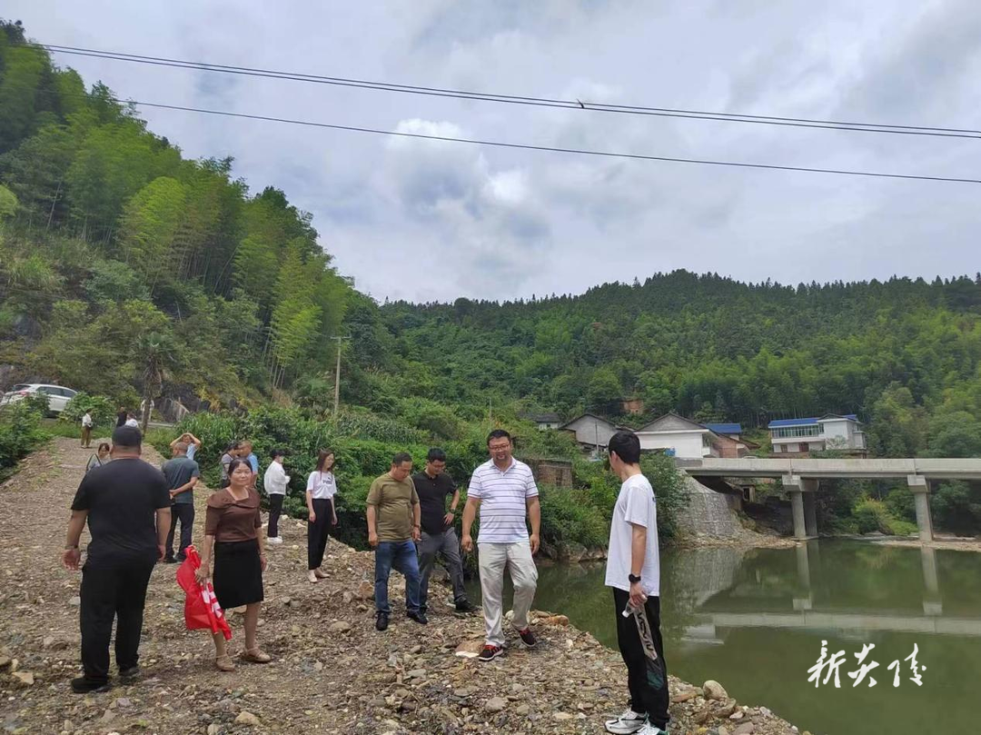 鹿原镇组织人大代表开展“法治护航高质量发展行动”视察调研活动