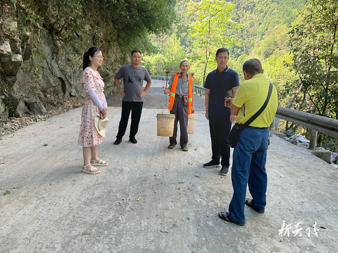 水口镇:把炎陵黄桃卖出去 把交通安全带回家