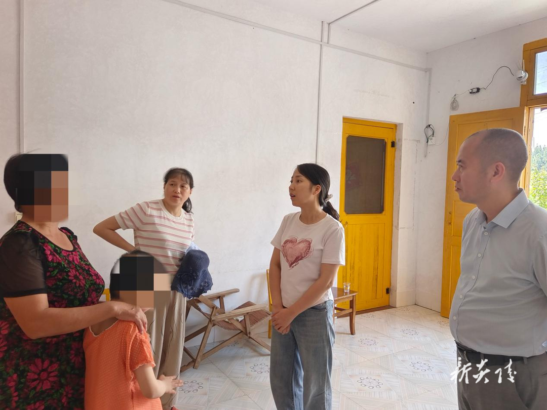 县妇联开展困境儿童家庭“一对一” 走访慰问活动