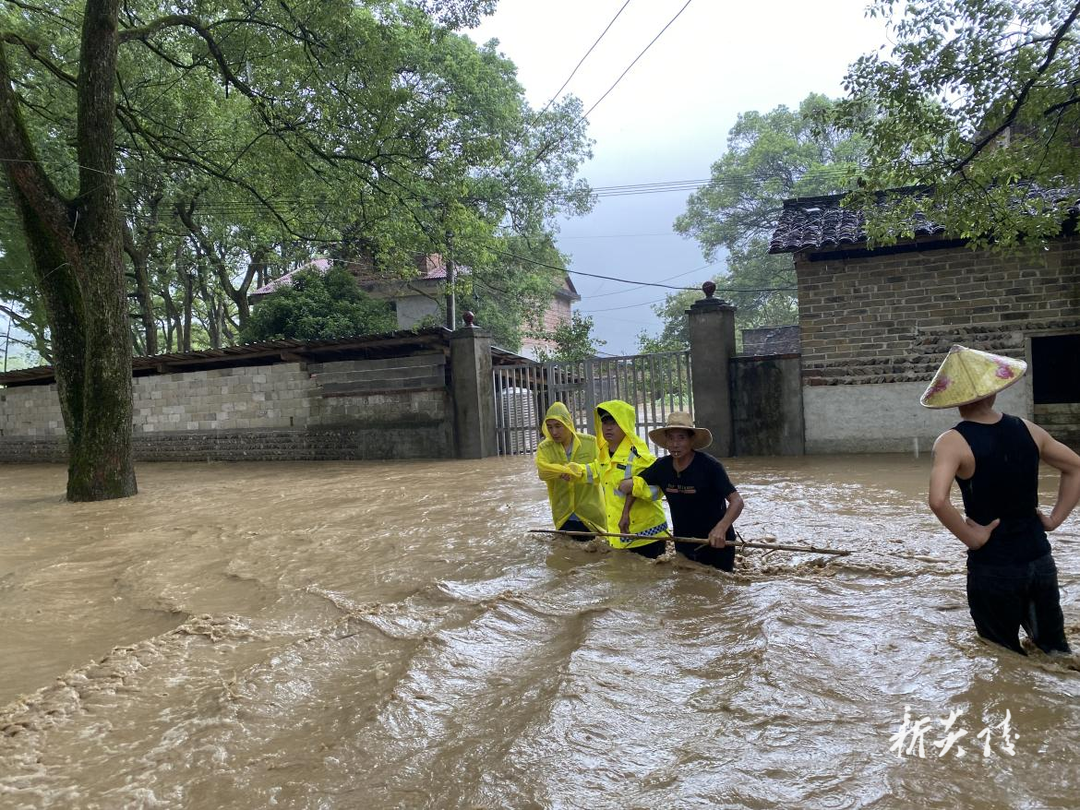 鹿原镇:全力开展汛期人员转移 确保群众安全