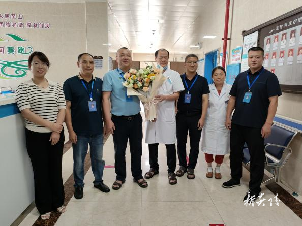 县中医医院开展医师节慰问活动