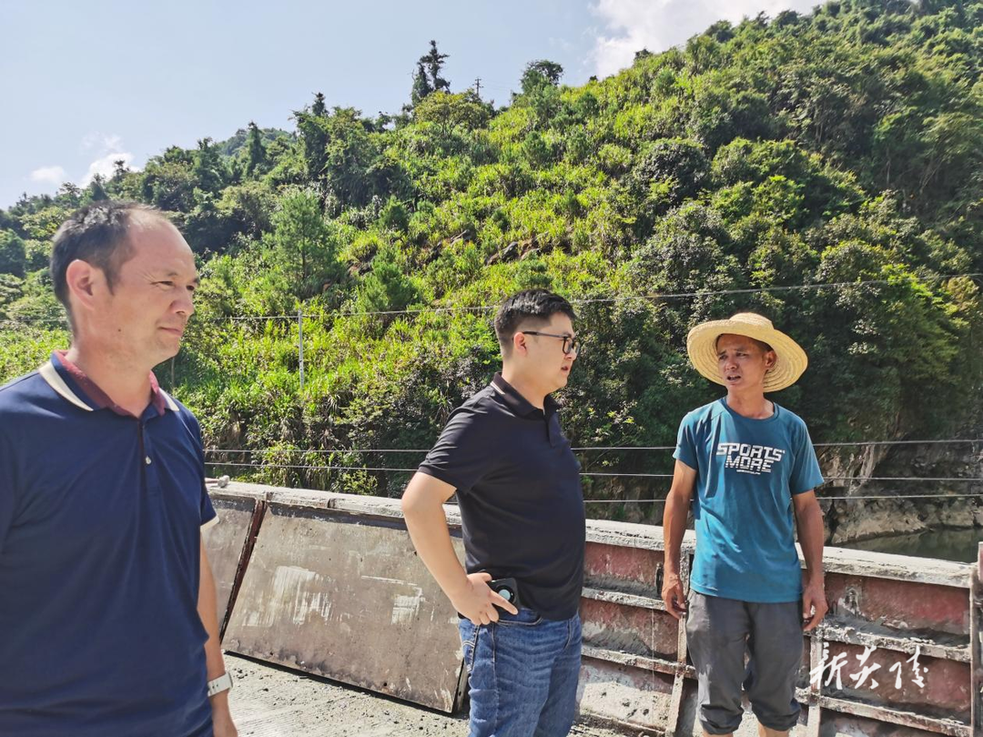 鹿原镇:全力督导项目施工,确保道路通行安全