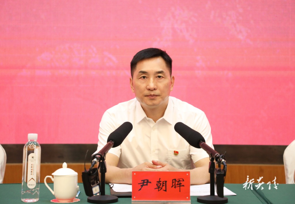 县委十三届七次全体会议召开 尹朝晖夏胜利出席1