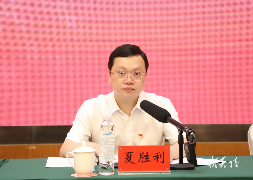 县委十三届七次全体会议召开 尹朝晖夏胜利出席2