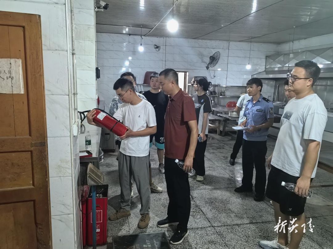 水口镇开展开学前校园安全大检查