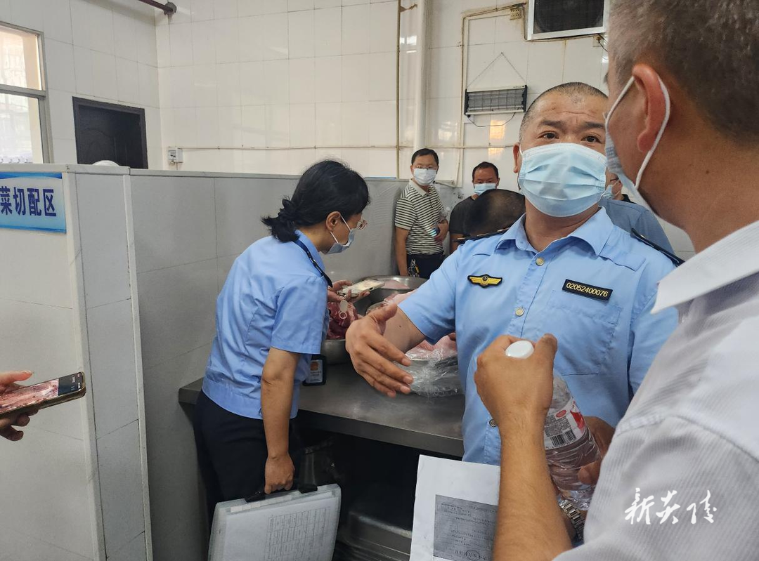 县市场监管局:筑牢校园食品安全防线 护航开学“第一餐”