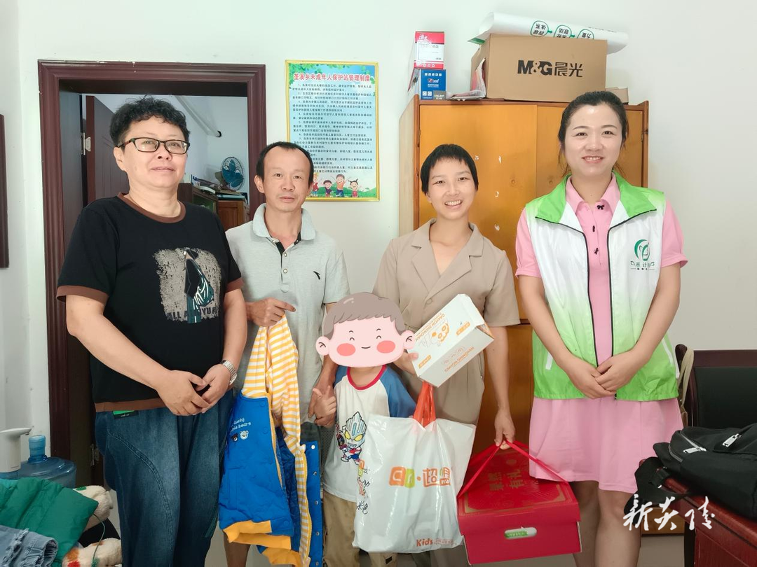 垄溪乡:情暖童心 相伴成长