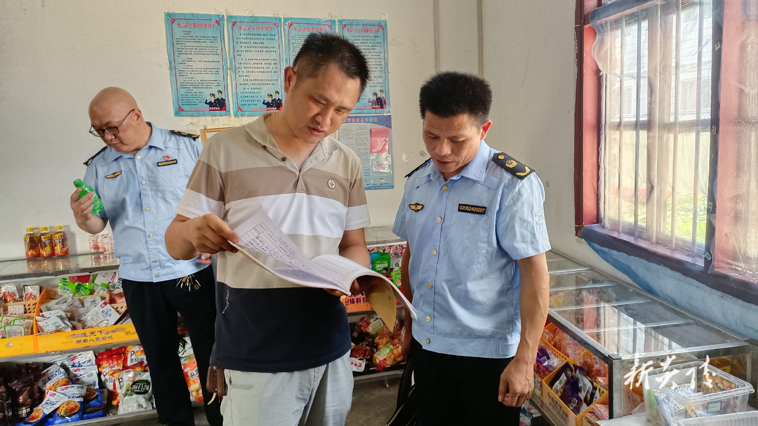 县市场监管局全力护航校园食品安全