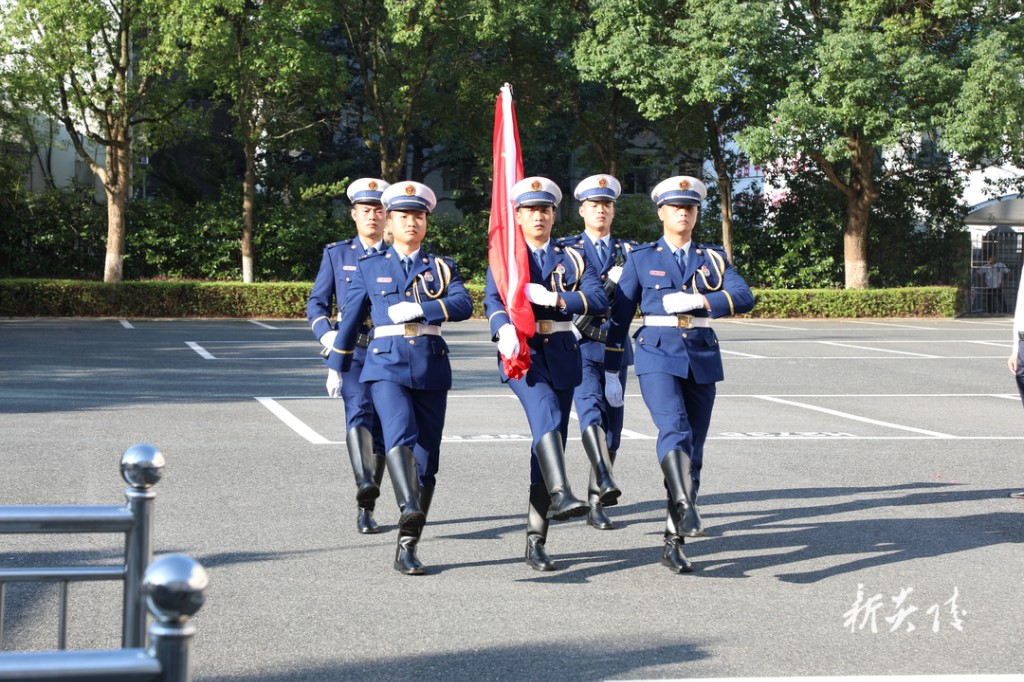 炎陵县举行升国旗仪式 隆重庆祝新中国成立75周年1.JPG