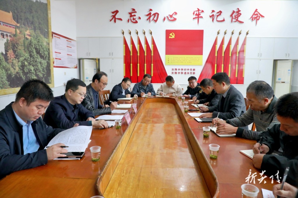 夏胜利在炎陵中学调研2