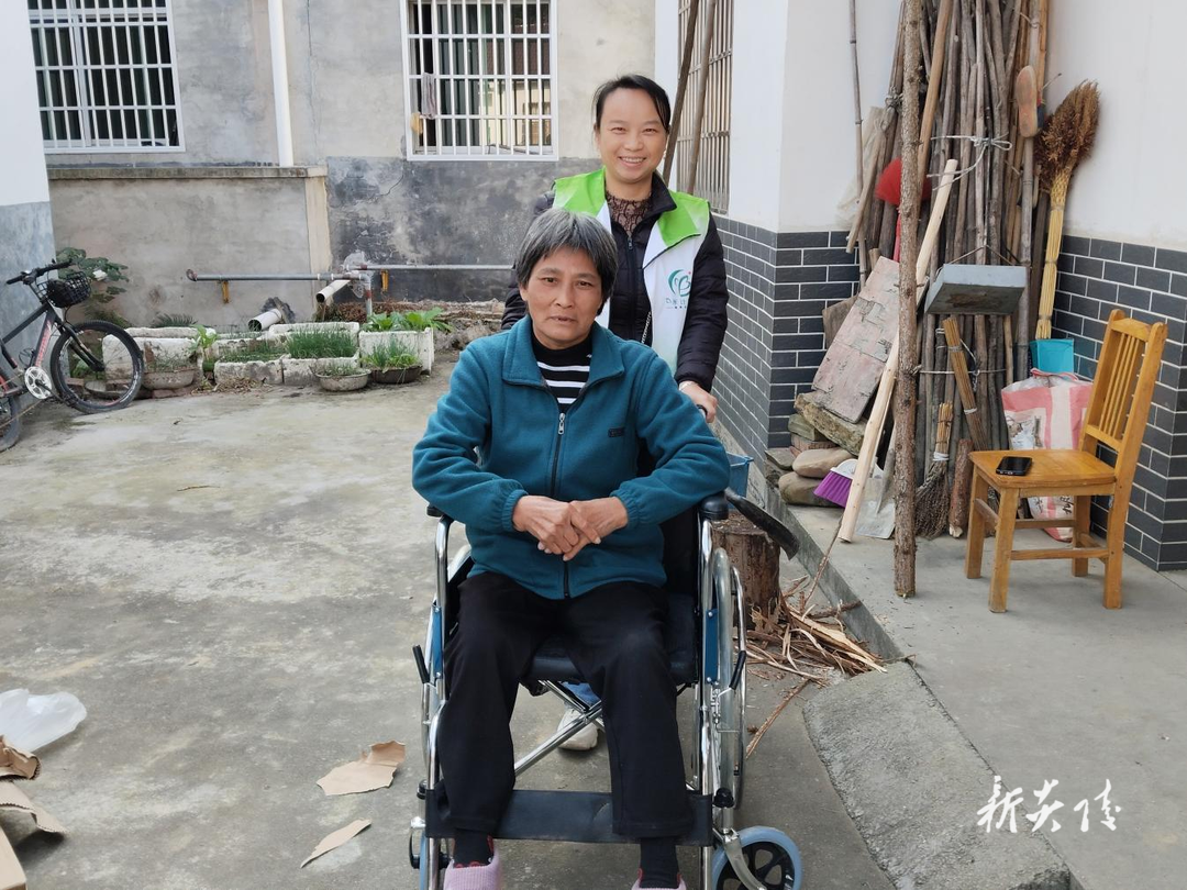 鹿原镇:关心关爱残疾人 入户助“足”出行