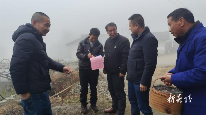 下村乡:敲门走访询民情 安全生产筑防线