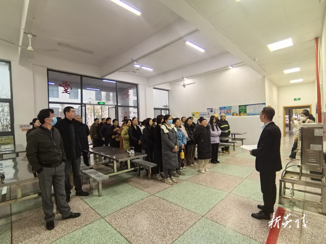 县中医医院开展消防安全培训与应急疏散演练1