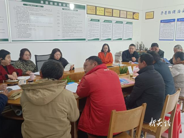 人大代表向群众征集意见建议