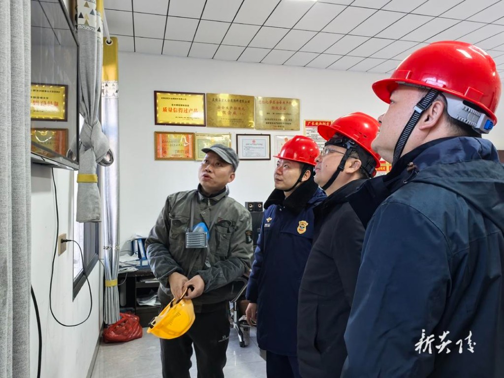 县领导带队检查安全生产工作1