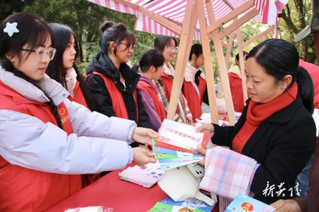 县司法局:神农福地过小年 “送法下乡”迎新春