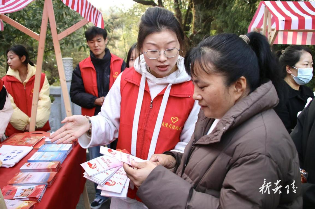 县司法局:神农福地过小年 “送法下乡”迎新春1
