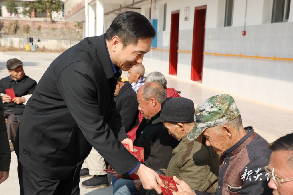 尹朝晖开展春节前走访慰问活动3