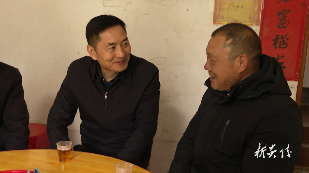 尹朝晖开展安全检查并慰问干部群众3